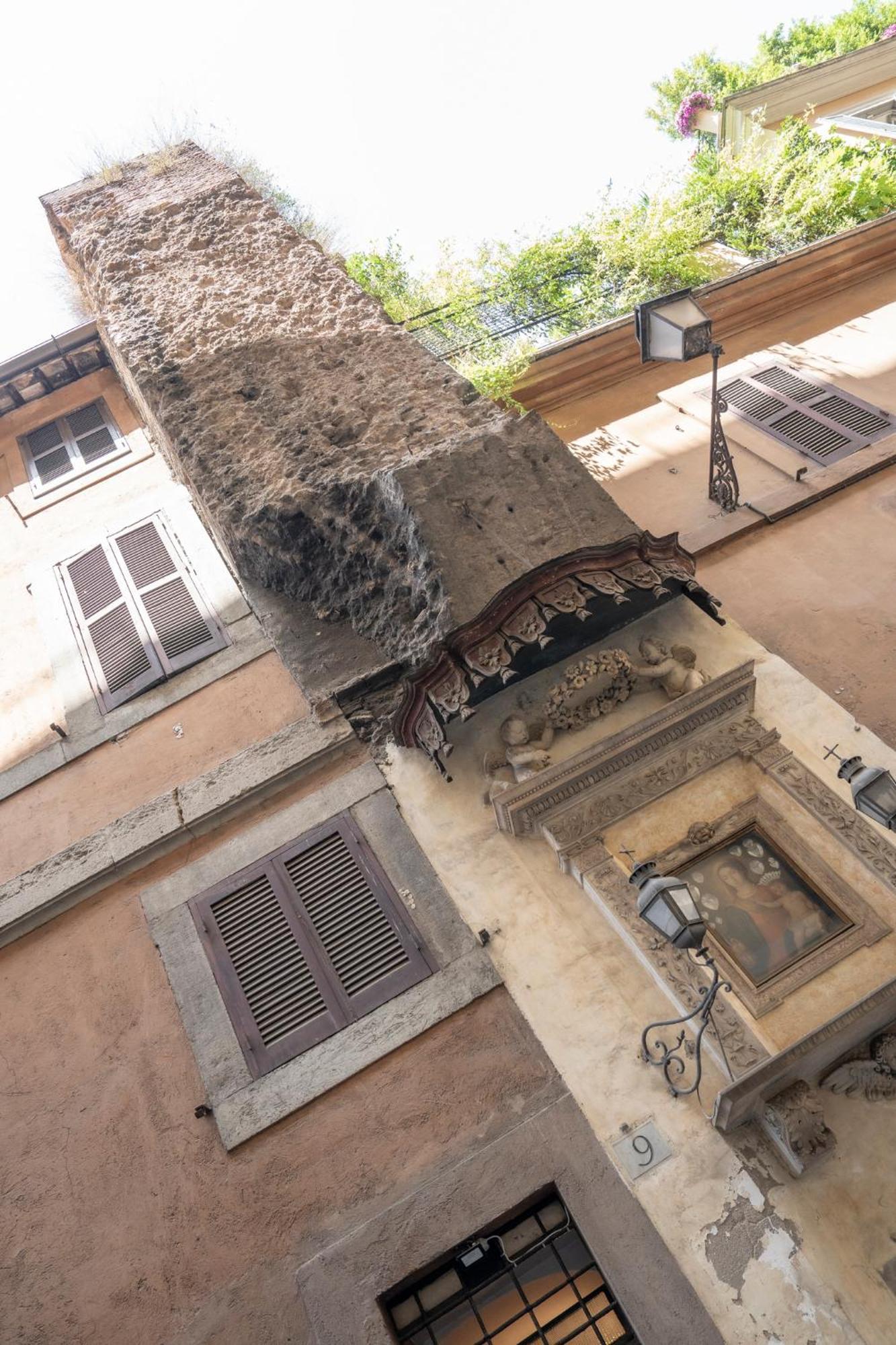 Arco Del Calidarium - Pantheon Apartment Рим Екстериор снимка