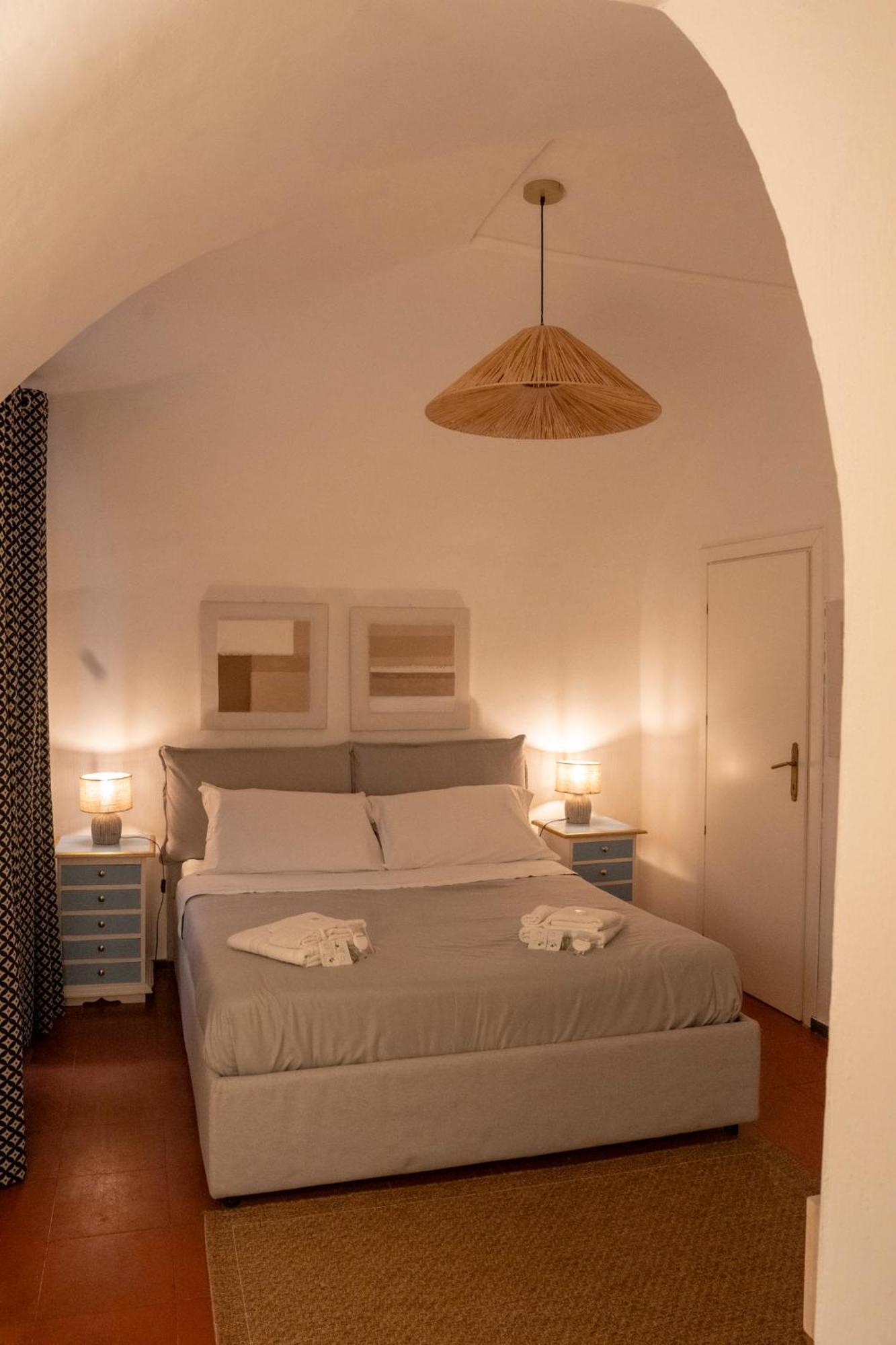 Arco Del Calidarium - Pantheon Apartment Рим Екстериор снимка