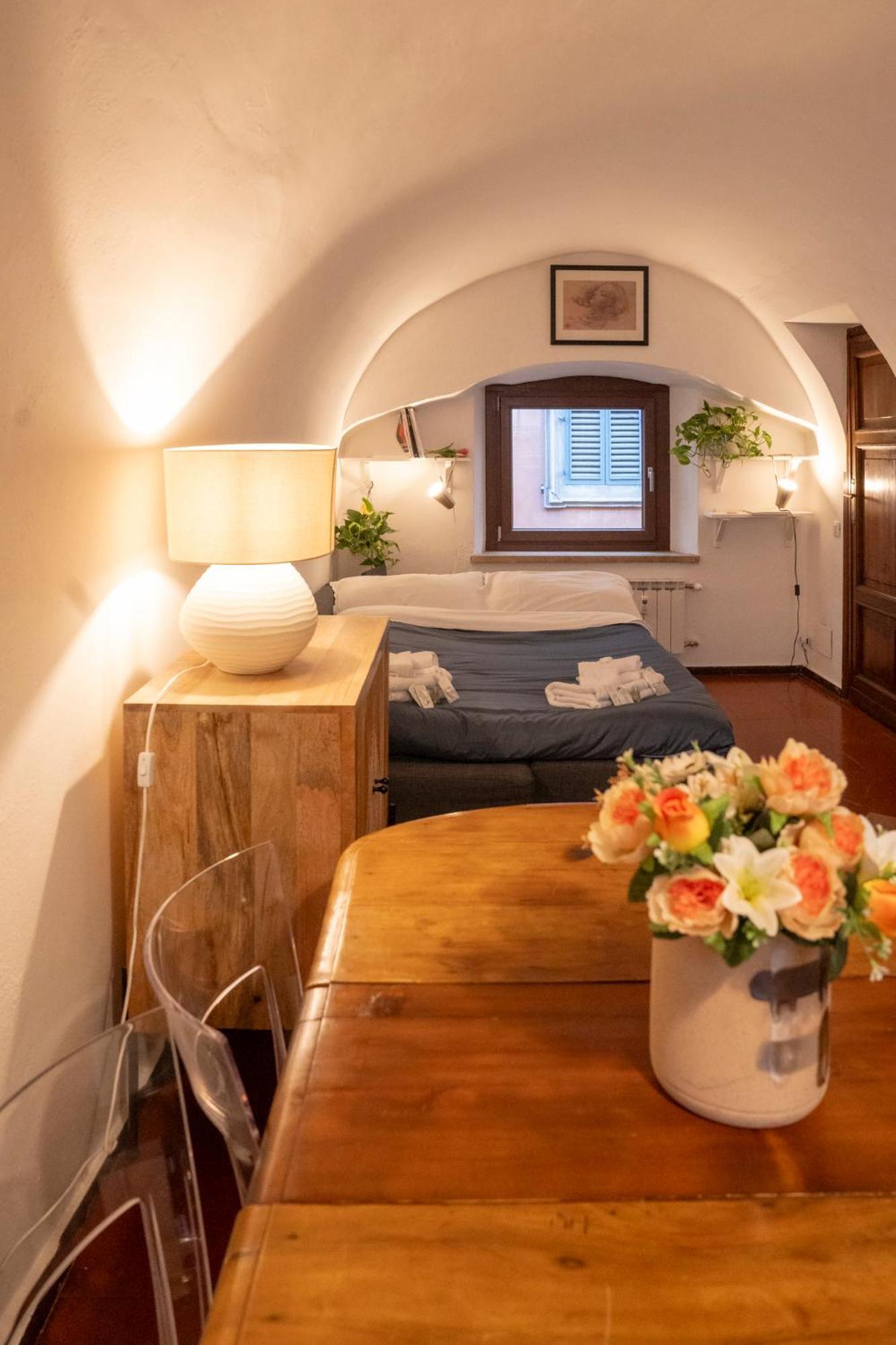Arco Del Calidarium - Pantheon Apartment Рим Екстериор снимка