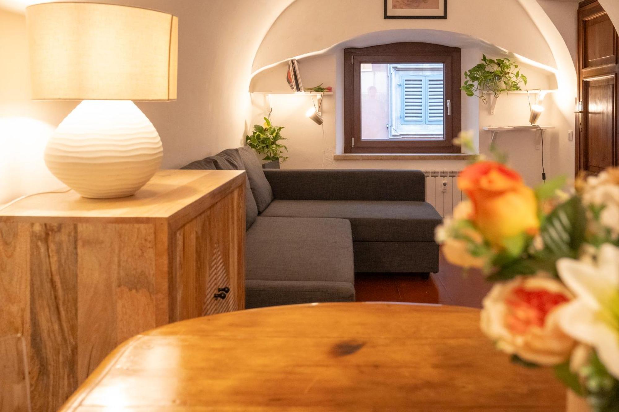 Arco Del Calidarium - Pantheon Apartment Рим Екстериор снимка