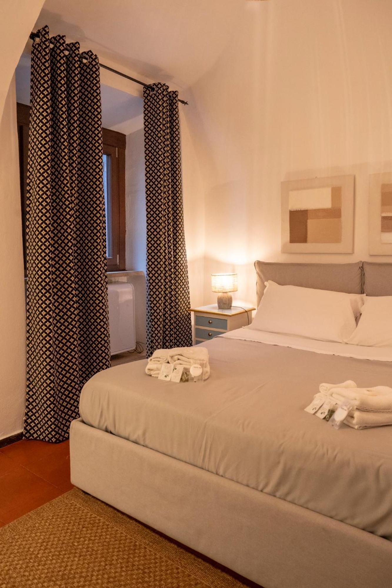 Arco Del Calidarium - Pantheon Apartment Рим Екстериор снимка