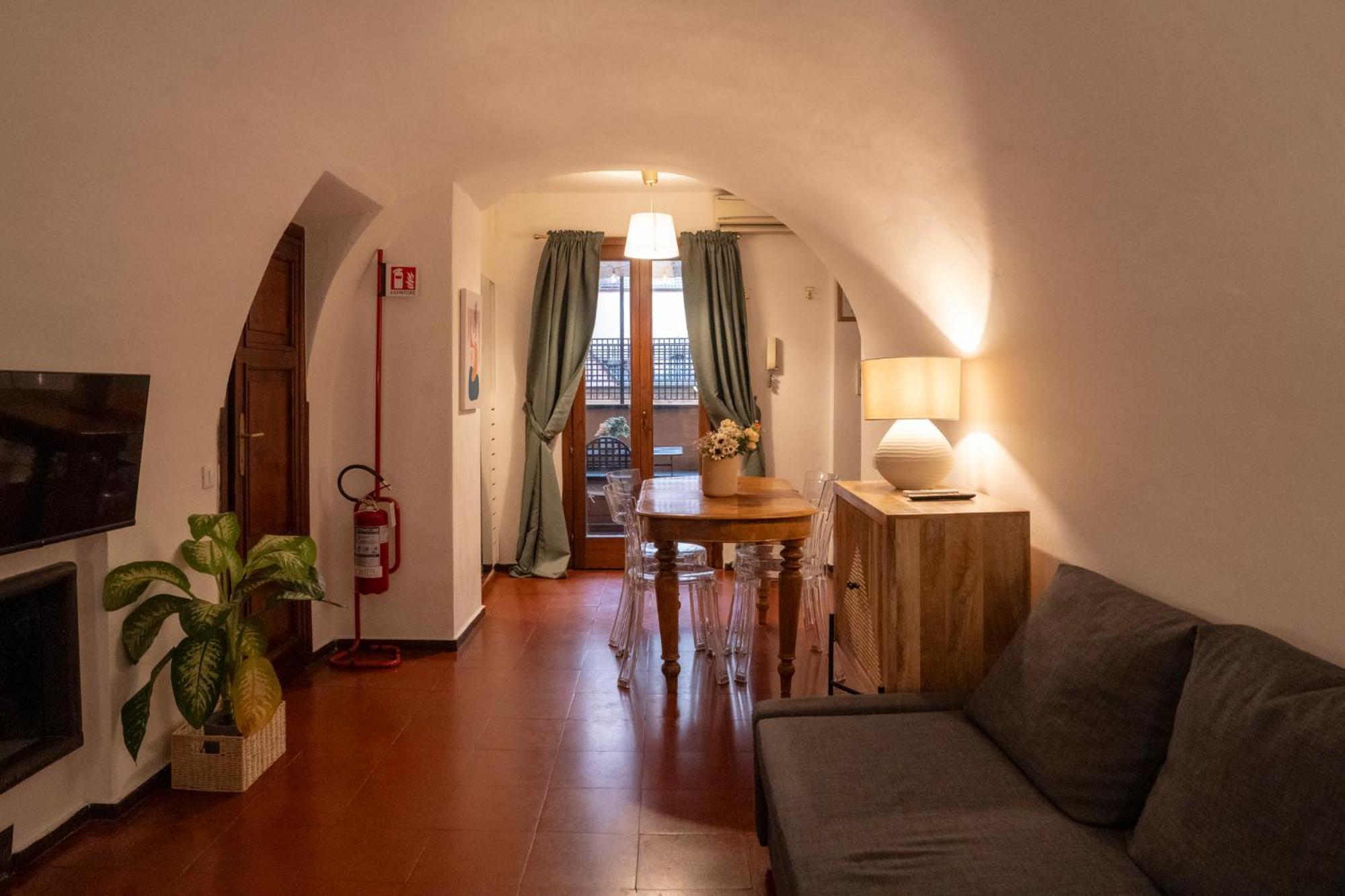Arco Del Calidarium - Pantheon Apartment Рим Екстериор снимка